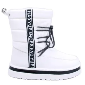 Archie White women's snow boots